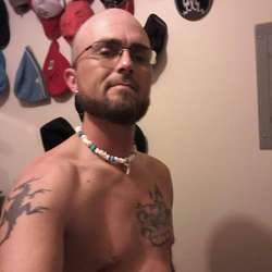 justjosh's Chat & Dating Profile